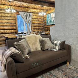 Дом изба с 2 двуспальными кроватями