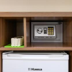 Номер эконом с 2 односпальными кроватями (с завтраком, без окна)