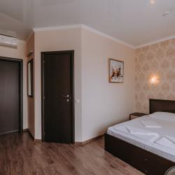 2-местный номер стандарт с 1 двуспальной кроватью