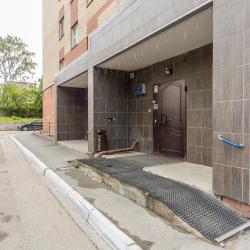 Фото Отель Бoльшая 3-x комнaтнaя кваpтира в центре города