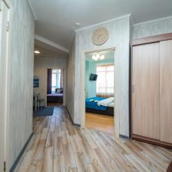 2-комнатные апартаменты люкс Кирова 1-406Б, 4(9)