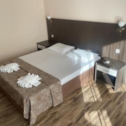 Номер стандарт с 1 двуспальной кроватью