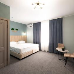 Номер стандарт с 1 двуспальной кроватью