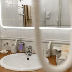 Фото Отель Джон Хьюз