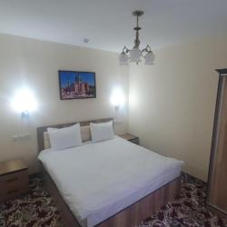 Номер стандарт с 1 двуспальной кроватью (с завтраком)