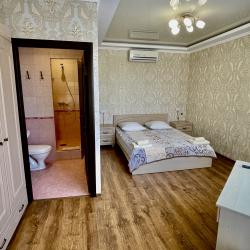 Номер комфорт с 1 двуспальной кроватью и балконом