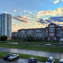 2-комнатные апартаменты улучшенные 22 микрорайон, д. 43 (3 этаж, вид на Ленинградский пр-т)