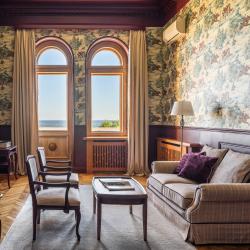 2-комнатный номер полулюкс с 1 двуспальной кроватью