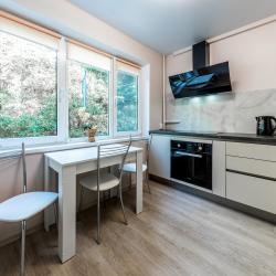 Фото Апартаменты на улице Учительская 24