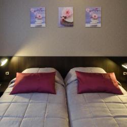 Номер эконом с 2 односпальными кроватями (с завтраком)