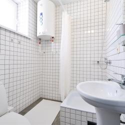 Четырехместный номер с собственной ванной комнатой