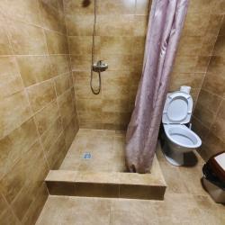 Номер стандарт эконом с 1 односпальной и 1 двуспальной кроватью