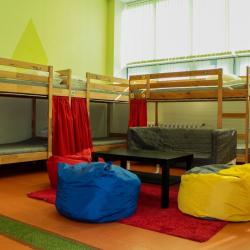 Кровать в 12-местном общем мужском номере (общие удобства)