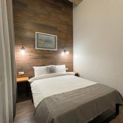 Номер стандарт с 1 двуспальной кроватью #107