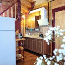 2-комнатный коттедж премиум с 3 односпальными и 1 двуспальной кроватью (мансарда)