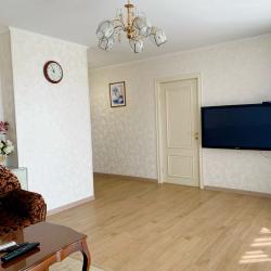 Номер люкс улучшенный с 1 двуспальной кроватью