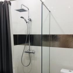 Номер полулюкс с 1 двуспальной кроватью