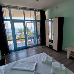 4-местные 2-комнатные апартаменты люкс с террасой