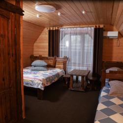 4-местный номер стандарт (мансарда) в домике у бассейна