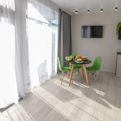 Номер полулюкс с 1 двуспальной кроватью №26-28