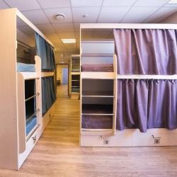 Кровать в 10-местном мужском номере с 5-двухъярусными кроватями