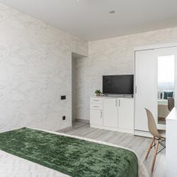 Фото Отель 6-комнатная квартира возле Кремля