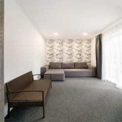 Номер делюкс семейный с 1 двуспальной кроватью