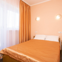 2-комнатный номер стандарт с 1 двуспальной кроватью