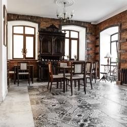 Фото Отель Brick Walls (Брик Уоллс)