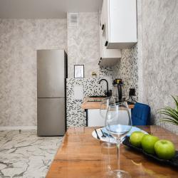 Апартаменты улучшенные г. Красноярск, ул. Октябрьская, дом 16,кв. 122