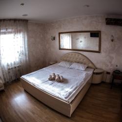 Номер стандарт с 1 двуспальной кроватью