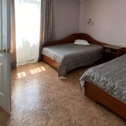 Номер люкс с 2 односпальными кроватями (с завтраком)