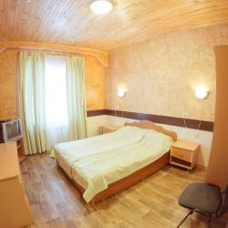 Номер стандарт с 1 двуспальной кроватью