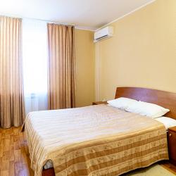 Номер полулюкс с 1 двуспальной кроватью