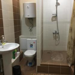 Кровать в 6-местном общем номере