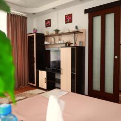 Фото Апартаменты на улице Серова 2