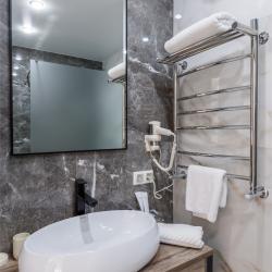 Эконом с фальш-окном