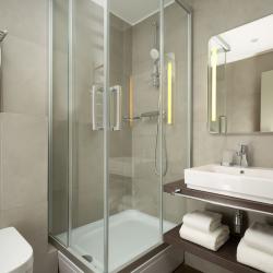 Номер стандарт улучшенный с 1 двуспальной кроватью