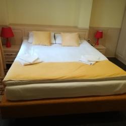 Номер стандарт с 1 двуспальной кроватью