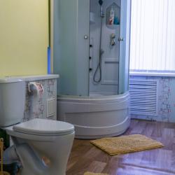 Номер стандарт улучшенный с 2 односпальными и 1 двуспальной кроватью