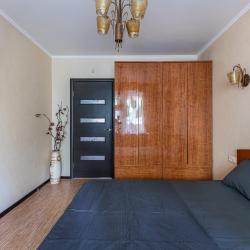 Фото Апартаменты на улице Меридианная 13