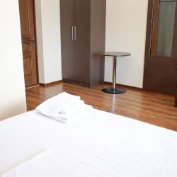 Номер полулюкс с 1 двуспальной кроватью