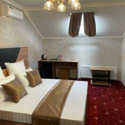 Номер стандарт с 1 двуспальной кроватью