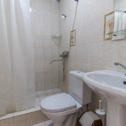 Комната комфорт с 2 односпальными и 1 двуспальной кроватью