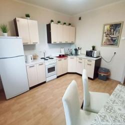 Фото Апартаменты на Комсомольском проспекте, 8/2