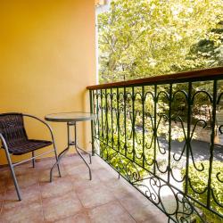 Номер комфорт с 1 двуспальной кроватью корпус №12, №14, 2 звезды