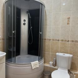 Номер стандарт с 1 двуспальной кроватью (с завтраком)
