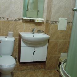 Номер стандарт семейный с 2 односпальными и 1 двуспальной кроватью