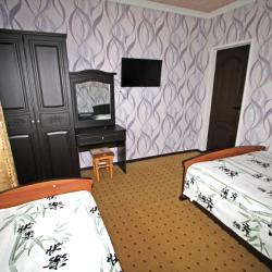 Комната эконом с 1 односпальной и 1 двуспальной кроватью