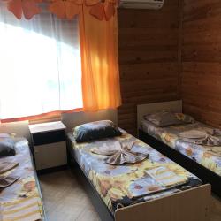 Комната эконом с 4 односпальными кроватями